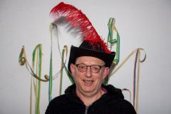 1U9B9067-naerrisch-behuetet