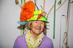 1U9B9087-naerrisch-behuetet