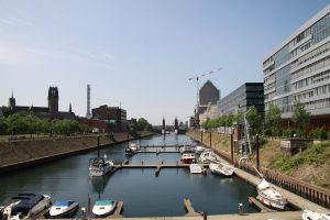 Mehr über den Artikel erfahren Es gibt noch freie Plätze für die Rundfahrt durch den Duisburger Hafen