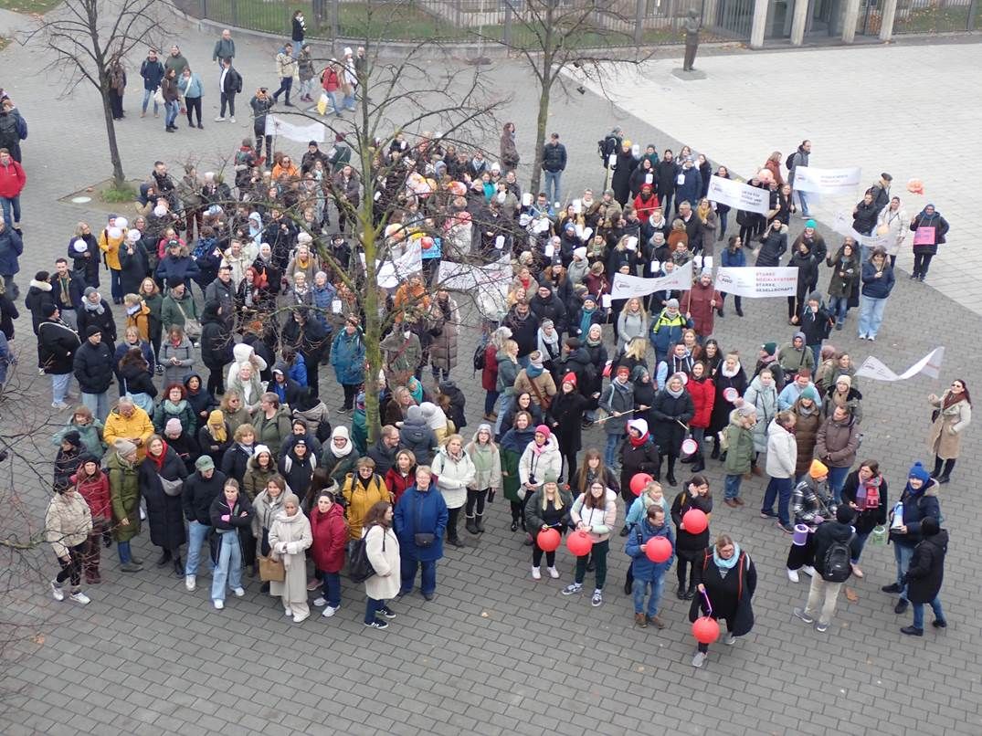 Mehr über den Artikel erfahren Demonstration gegen Kürzungen im Sozialbereich