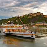 Kaffee mit einem echten „Schängel“ auf dem Schiff in Koblenz mit 2 ½ Stunden Schifffahrt